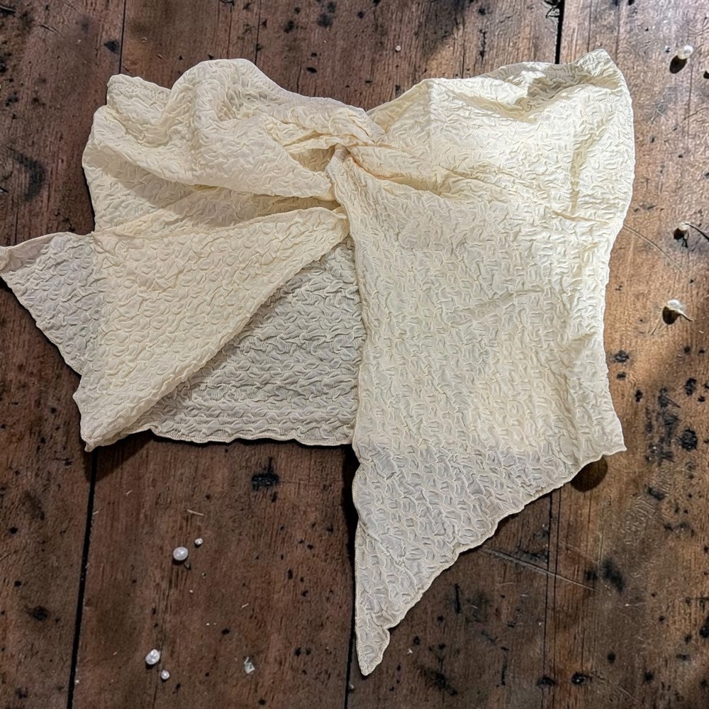 Soly Hux - Cream Popcorn Twist Handkerchief Tube Top - Women's Medium *NWT*